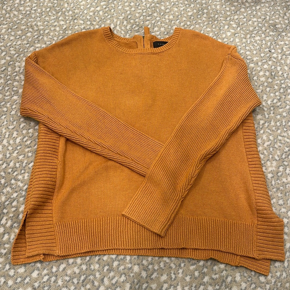 Women’s burnt orange chunky knit sweater, size large.
